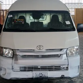 Toyota Hiace 2021