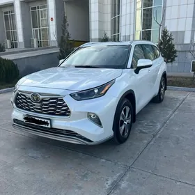 Toyota Highlander 2020