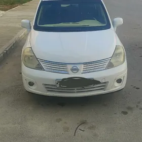 Nissan Versa 2012