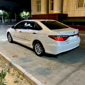 Toyota Camry 2017