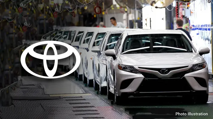 Toyota önümçiliginiň pese düşendigine garamazdan, ýene-de satuw rekordyny täzelemegi başardy