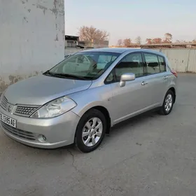 Nissan Tiida 2008