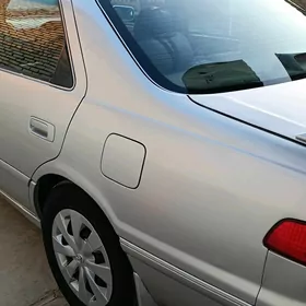 Toyota Camry 2001