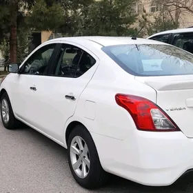 Nissan Versa 2016