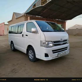 Toyota Hiace 2012