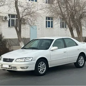 Toyota Camry 2000