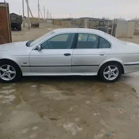 BMW E39 2000