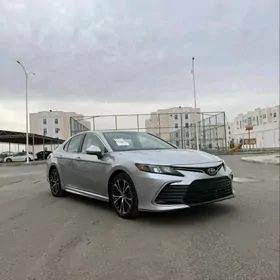 Toyota Camry 2021