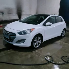 Hyundai Elantra 2012