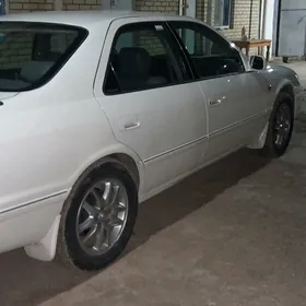 Toyota Camry 2000