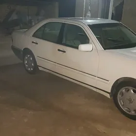 Mercedes-Benz E320 1999