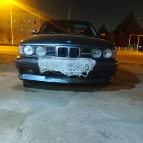 BMW 525 1989