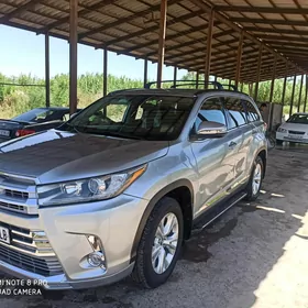 Toyota Highlander 2019