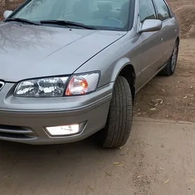 Toyota Camry 2000