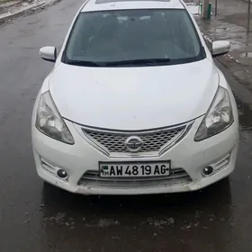 Nissan Tiida 2013