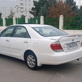 Toyota Camry 2004