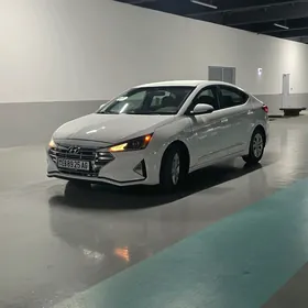 Hyundai Elantra 2019