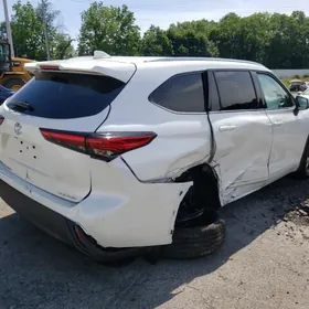 Toyota Highlander 2021