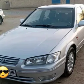 Toyota Camry 2000