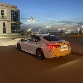 Toyota Camry 2019