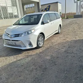 Toyota Sienna 2017