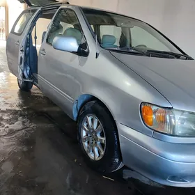 Toyota Sienna 2002