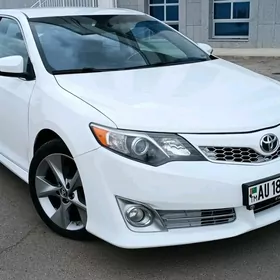 Toyota Camry 2014