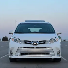 Toyota Sienna 2017