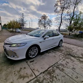 Toyota Camry 2018