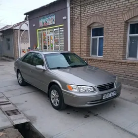 Toyota Camry 2001