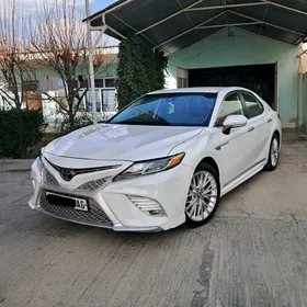 Toyota Camry 2021