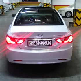 Hyundai Sonata 2010