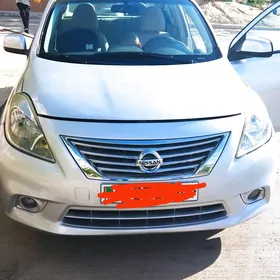 Nissan Versa 2011