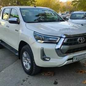 Toyota Hilux 2022