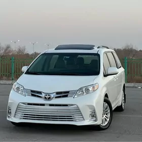 Toyota Sienna 2017