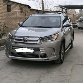 Toyota Highlander 2017