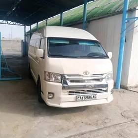 Toyota Hiace 2015