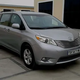 Toyota Sienna 2016