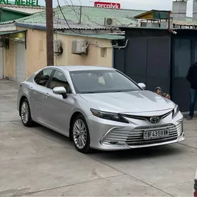 Toyota Camry 2021