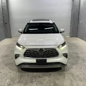 Toyota Highlander 2021