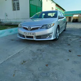 Toyota Camry 2014