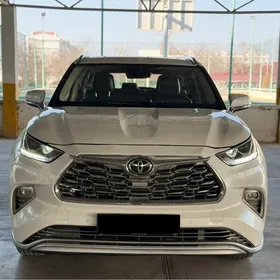 Toyota Highlander 2021