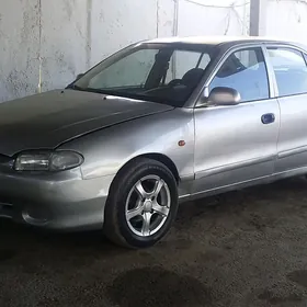 Hyundai Elantra 1999