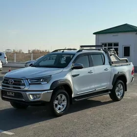 Toyota Hilux 2023