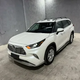 Toyota Highlander 2021