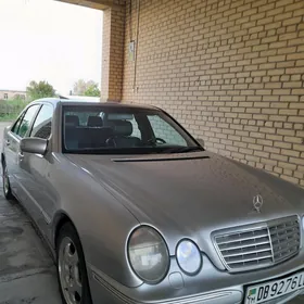 Mercedes-Benz E320 2002