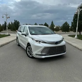 Toyota Sienna 2021