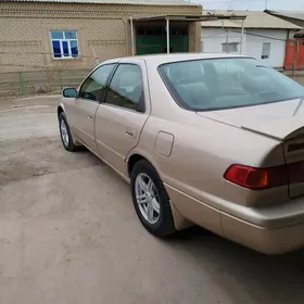 Toyota Camry 2000