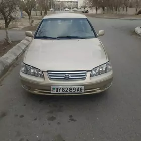 Toyota Camry 2000