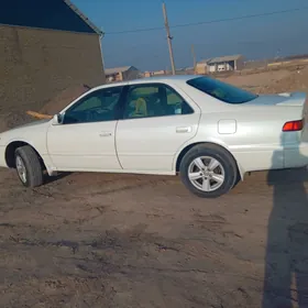 Toyota Camry 1999